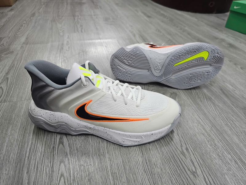 Giay-bong-ro-chinh-hang-Nike-Giannis-Immortality-4-White-Volt-FQ3681-102-Giannis-Antetokounmpo-2.jpg?v=1779803868