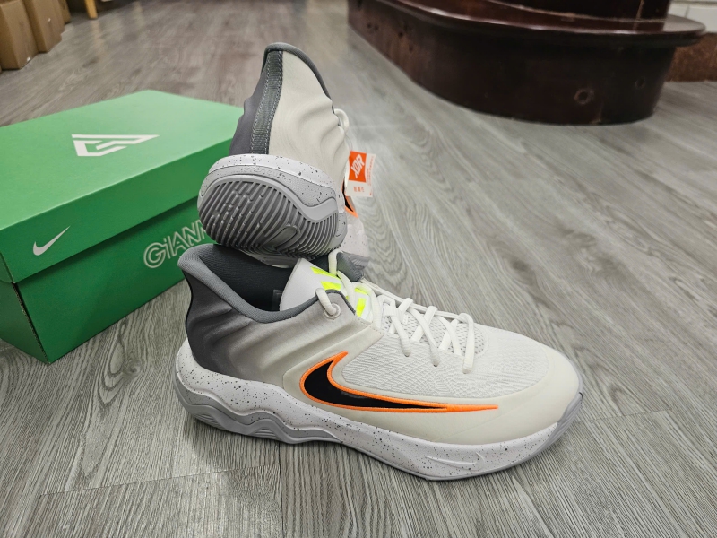 Giay-bong-ro-chinh-hang-Nike-Giannis-Immortality-4-White-Volt-FQ3681-102-Giannis-Antetokounmpo-6.jpg?v=1779803883