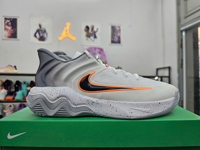 Giay-bong-ro-chinh-hang-Nike-Giannis-Immortality-4-White-Volt-FQ3681-102-Giannis-Antetokounmpo-9.jpg?v=1779803897