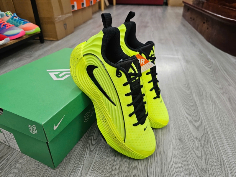 Giay-bong-ro-chinh-hang-Nike-Giannis-Immortality-4-White-Volt-FQ3681-102-Giannis-Antetokounmpo-4.jpg?v=1779803875