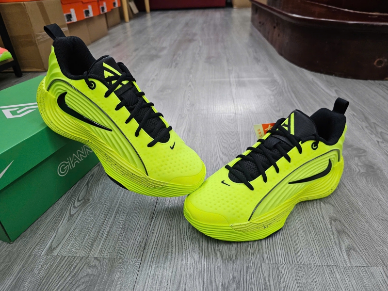 Giay-bong-ro-chinh-hang-Nike-Giannis-Immortality-4-White-Volt-FQ3681-102-Giannis-Antetokounmpo-5.jpg?v=1779803880