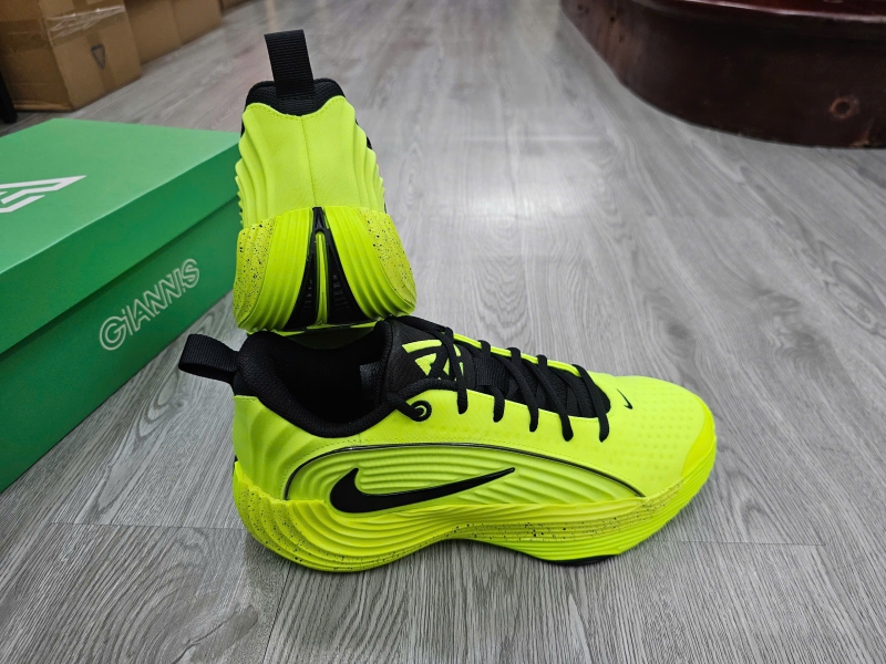 Giay-bong-ro-chinh-hang-Nike-Giannis-Immortality-4-White-Volt-FQ3681-102-Giannis-Antetokounmpo-6.jpg?v=1779803883