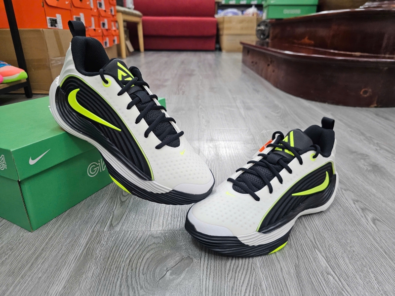 Giay-bong-ro-chinh-hang-Nike-Giannis-Immortality-4-White-Volt-FQ3681-102-Giannis-Antetokounmpo-5.jpg?v=1779803880