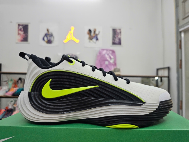 Giay-bong-ro-chinh-hang-Nike-Giannis-Immortality-4-White-Volt-FQ3681-102-Giannis-Antetokounmpo-9.jpg?v=1779803897