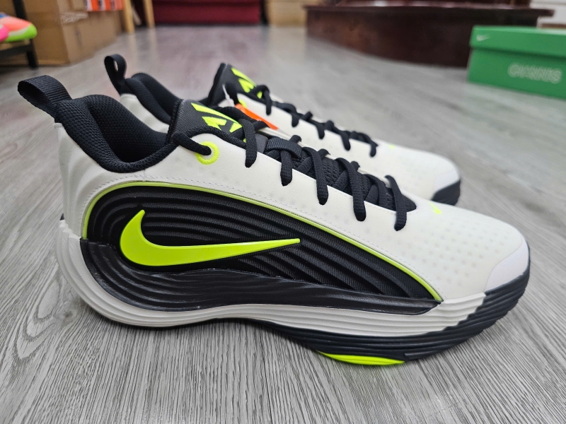 Giay-bong-ro-chinh-hang-Nike-Giannis-Immortality-4-White-Volt-FQ3681-102-Giannis-Antetokounmpo.jpg?v=1779803860