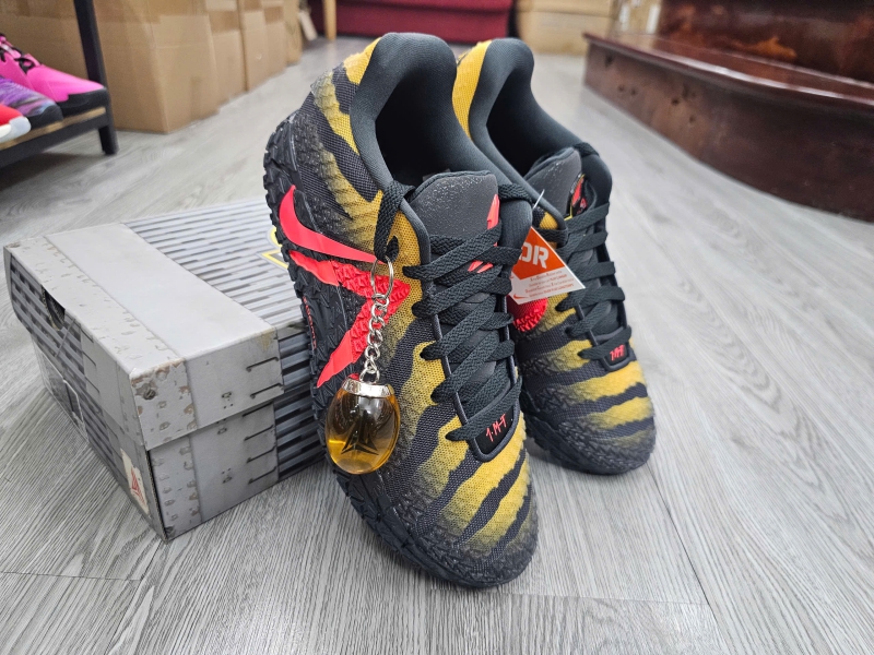 Giay-bong-ro-chinh-hang-Nike-Ja-3-Jurassic-Park-Raptor-Anthracite-IU7239-001-Ja-Morant-5.jpg?v=1778756538