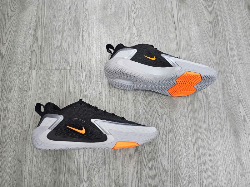 Giay-bong-ro-chinh-hang-Nike-ST-Glow-Black-Wolf-Grey-Total-Orange-II2284-005-8.jpg?v=1773058762