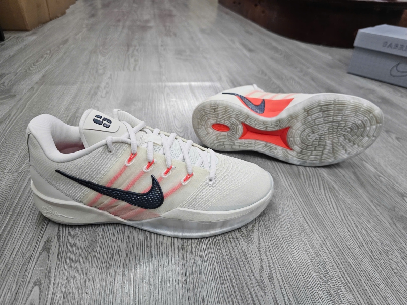 Giay-bong-ro-chinh-hang-Nike-Sabrina-3-Phantom-HF2881-003-HF2882-003-Sabrina-Ionescu-3.jpg?v=1775471238
