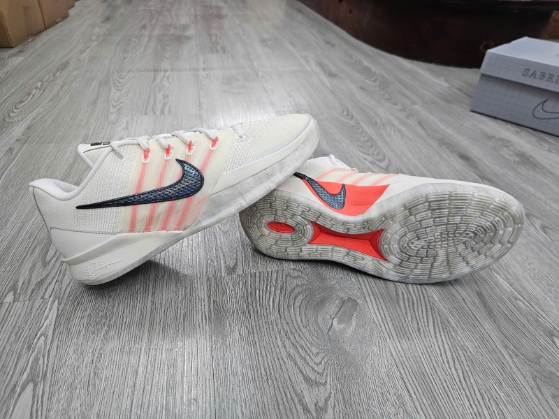 Giay-bong-ro-chinh-hang-Nike-Sabrina-3-Phantom-HF2881-003-HF2882-003-Sabrina-Ionescu-4.jpg?v=1775471242