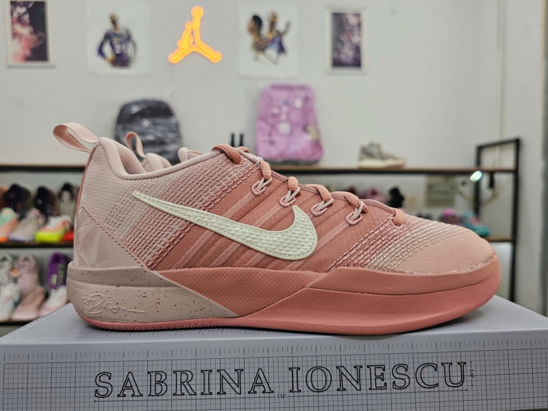 Giay-bong-ro-chinh-hang-Nike-Sabrina-3-Pink-Oxford-GS-IB3088-600-Sabrina-Ionescu-9.jpg?v=1778244816
