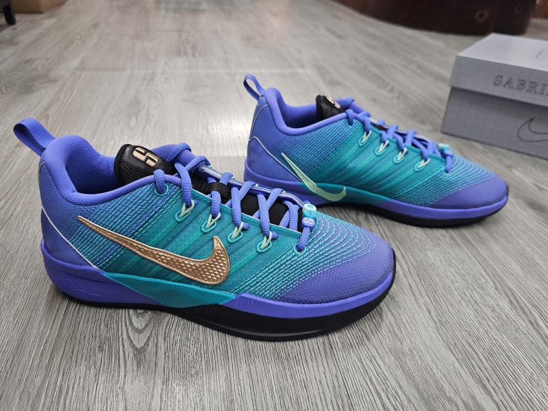 Giay-bong-ro-chinh-hang-Nike-Sabrina-3-Walnut-IQ0831-500-Sabrina-Ionescu-2.jpg?v=1776082207