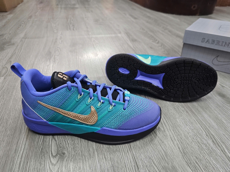 Giay-bong-ro-chinh-hang-Nike-Sabrina-3-Walnut-IQ0831-500-Sabrina-Ionescu-3.jpg?v=1776082212
