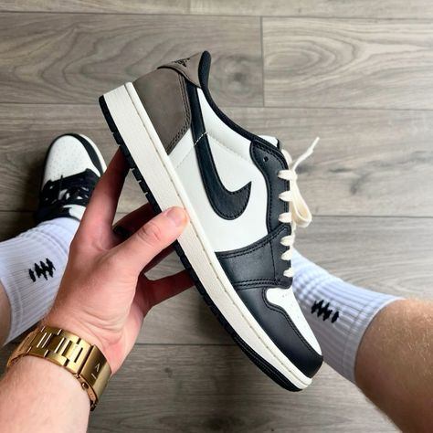 Jordan 1 Retro Low OG Mocha