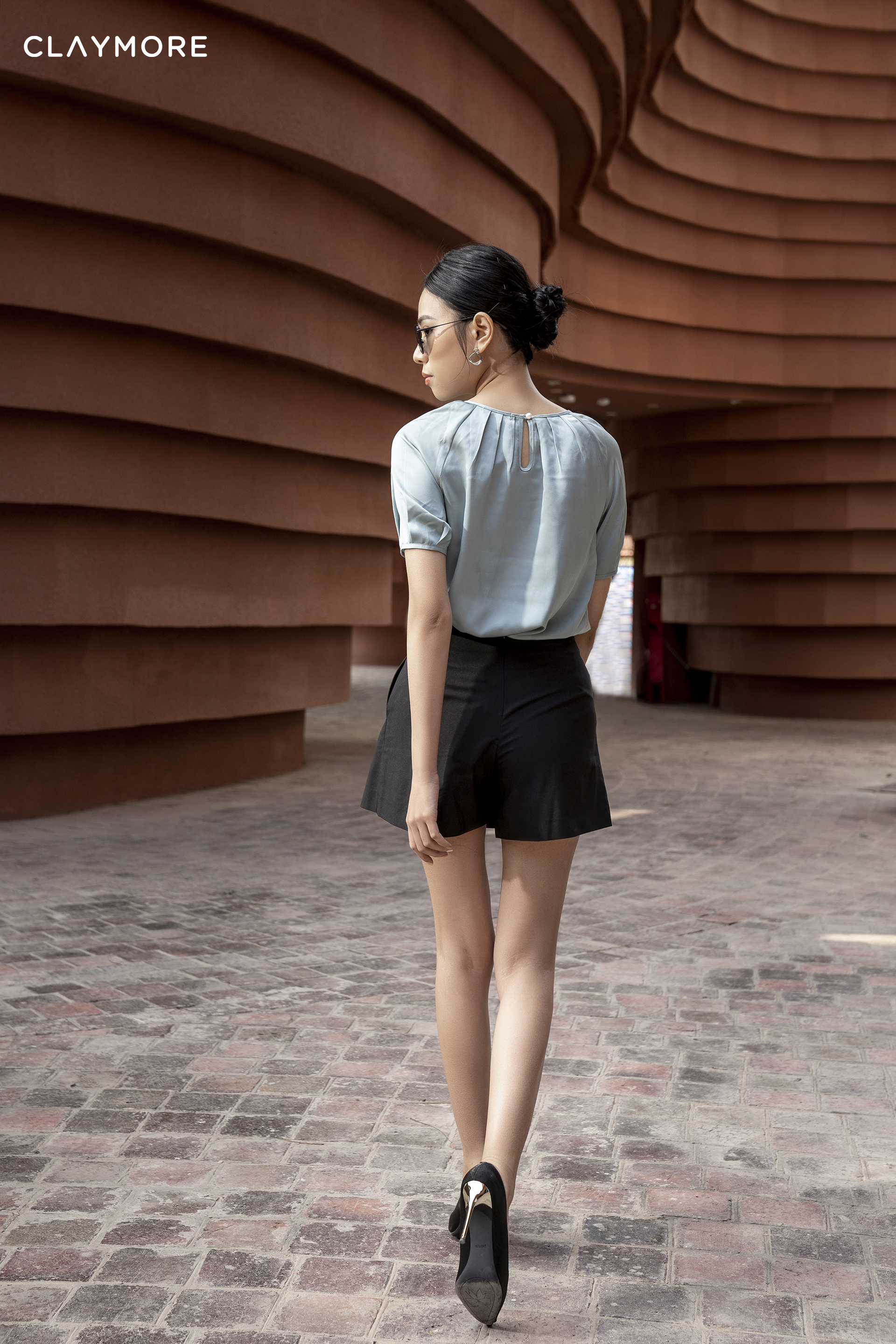 D1820 : Set bộ công sở Hàn Quốc áo tay phồng + Chân váy xẻ trước -  yishop.com.vn