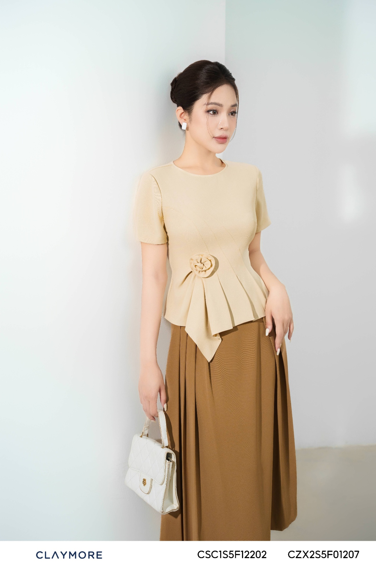Chân váy xếp ly moi khóa