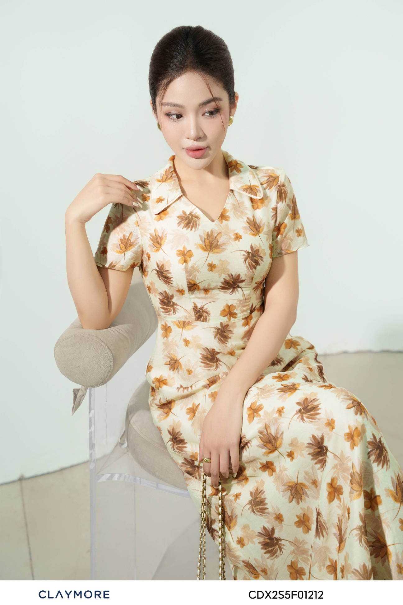 Đầm xòe hoa cổ bẻ