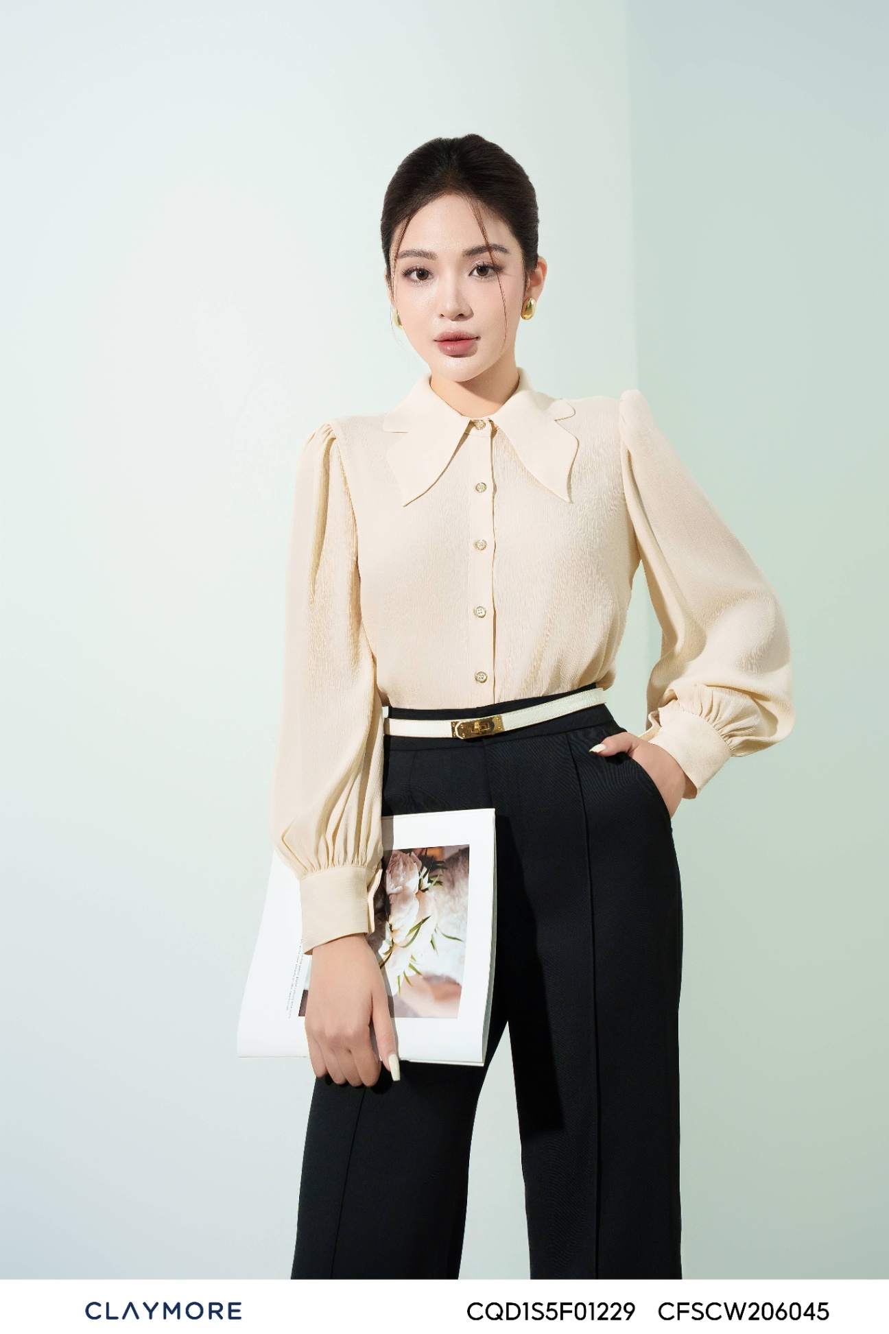 Áo cổ cánh bướm