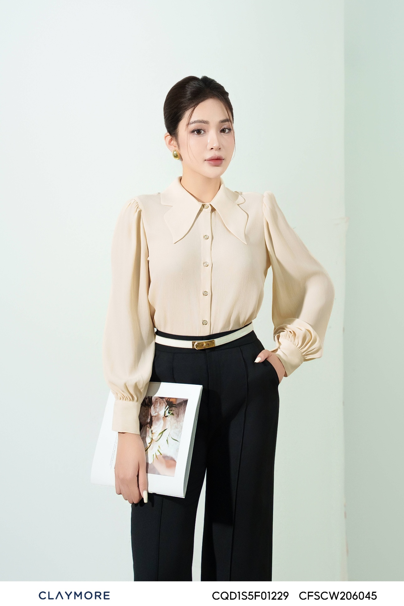 Áo cổ cánh bướm