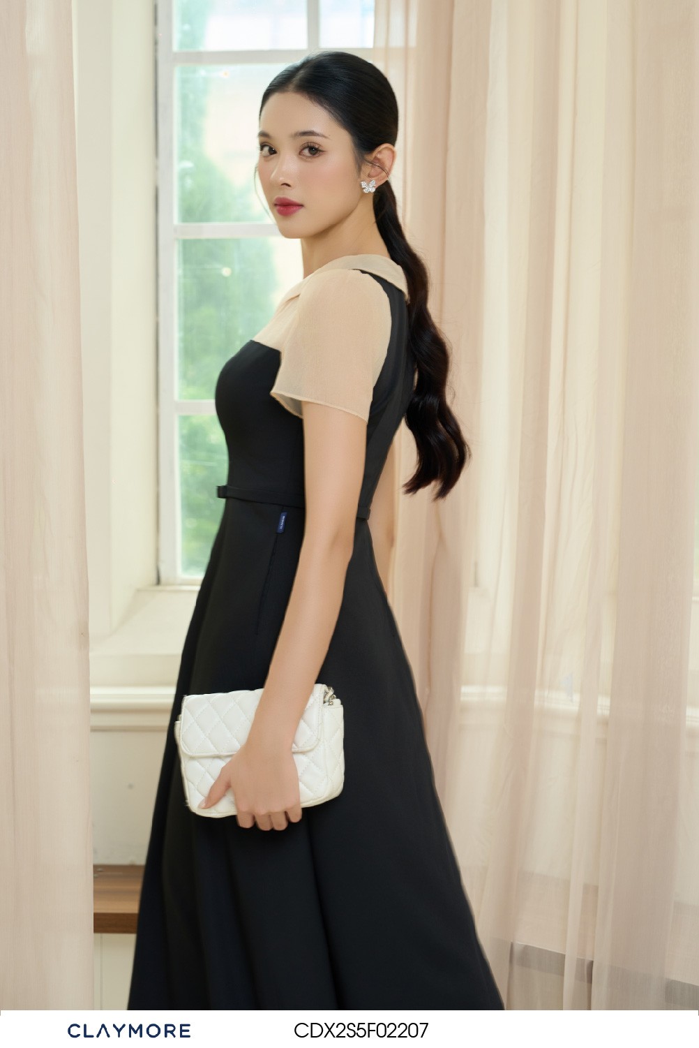 Đầm có phối tơ