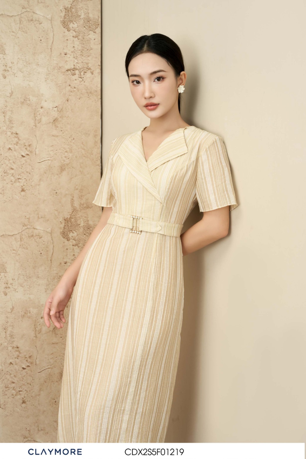 Đầm cổ vest
