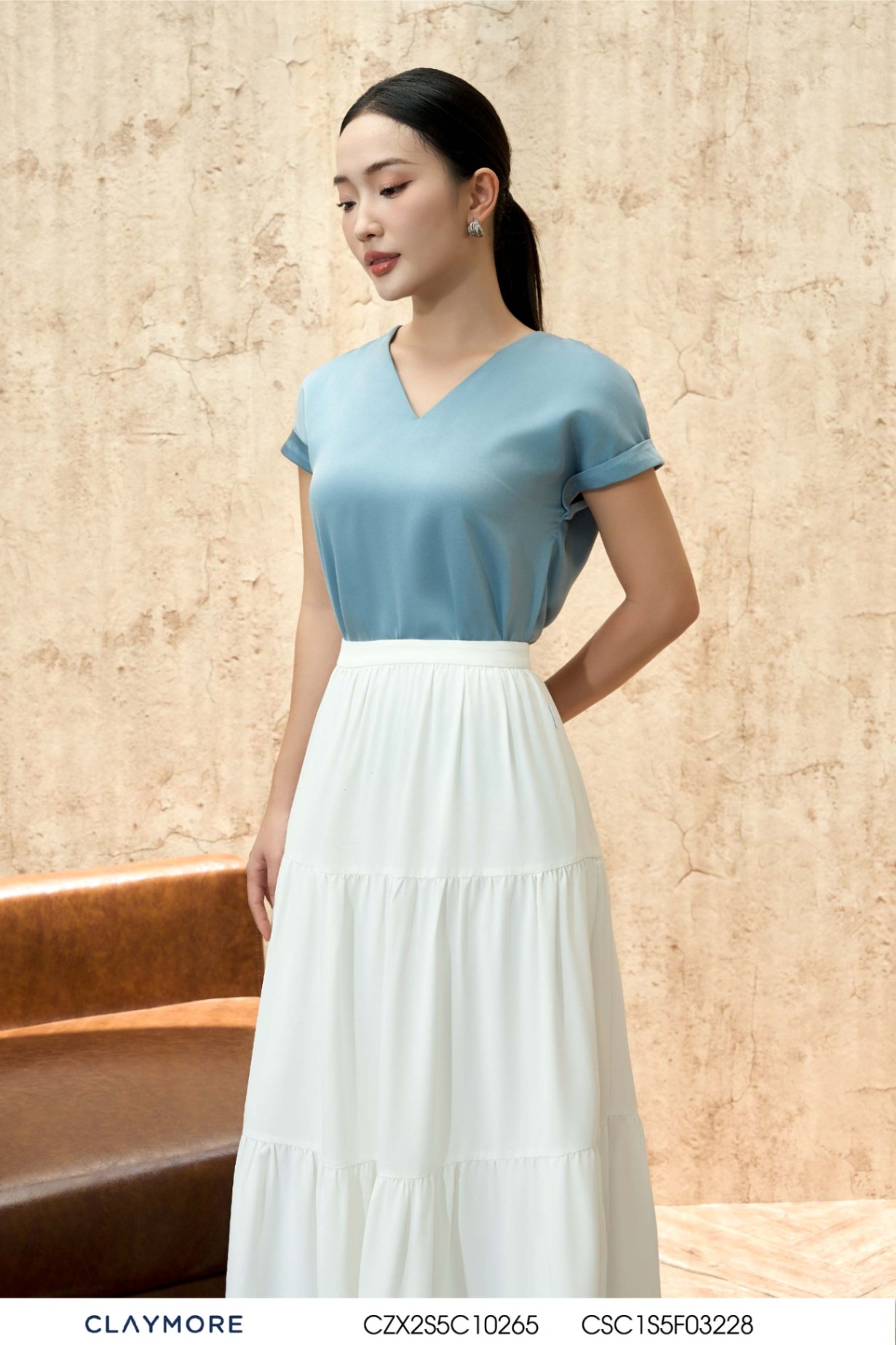 Áo cổ V tay chờm