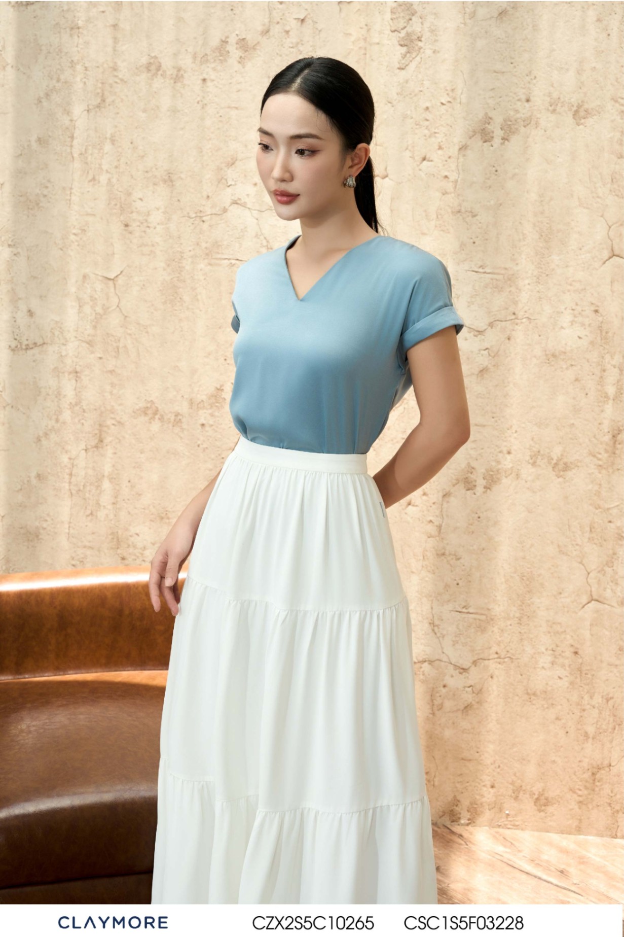 Áo cổ V tay chờm