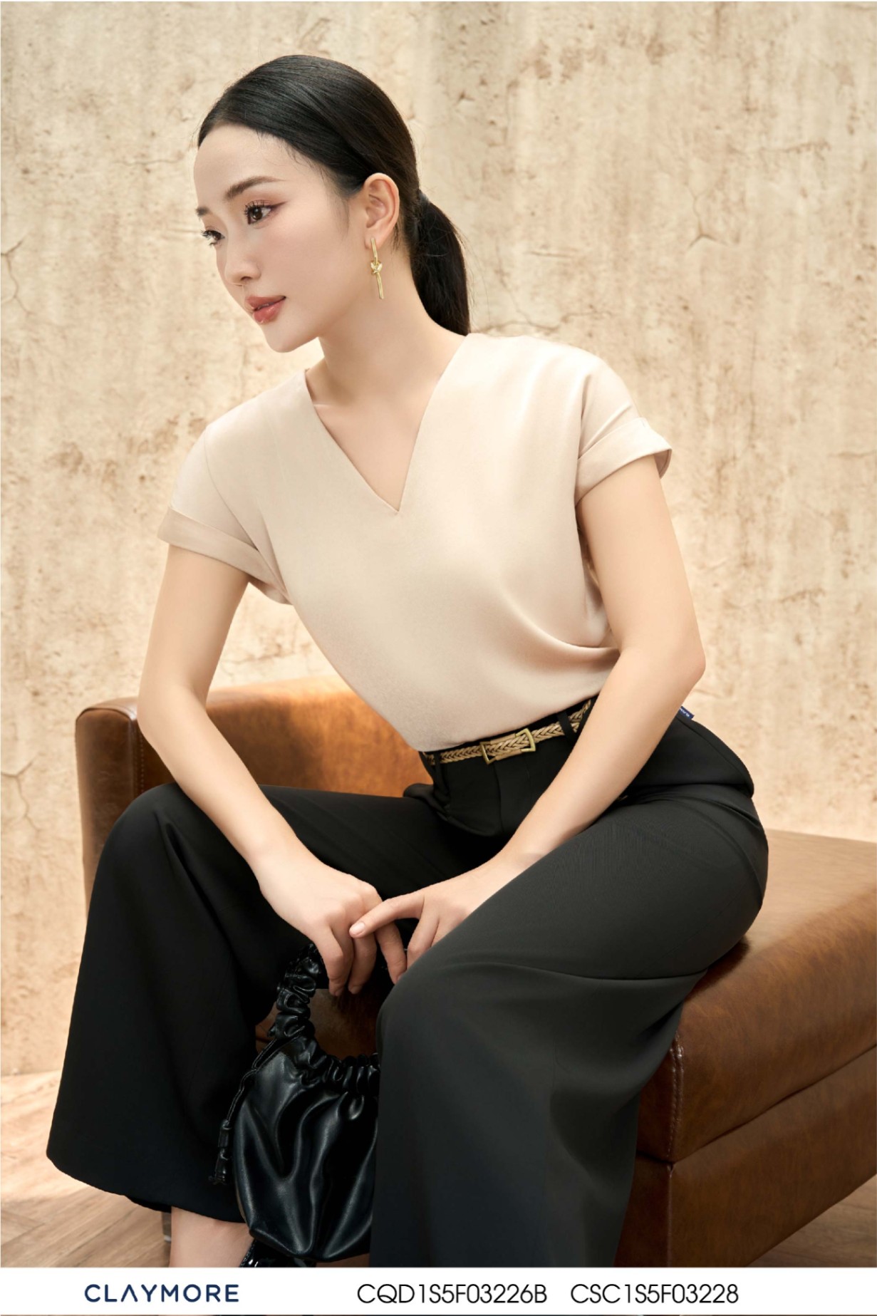 Áo cổ V tay chờm