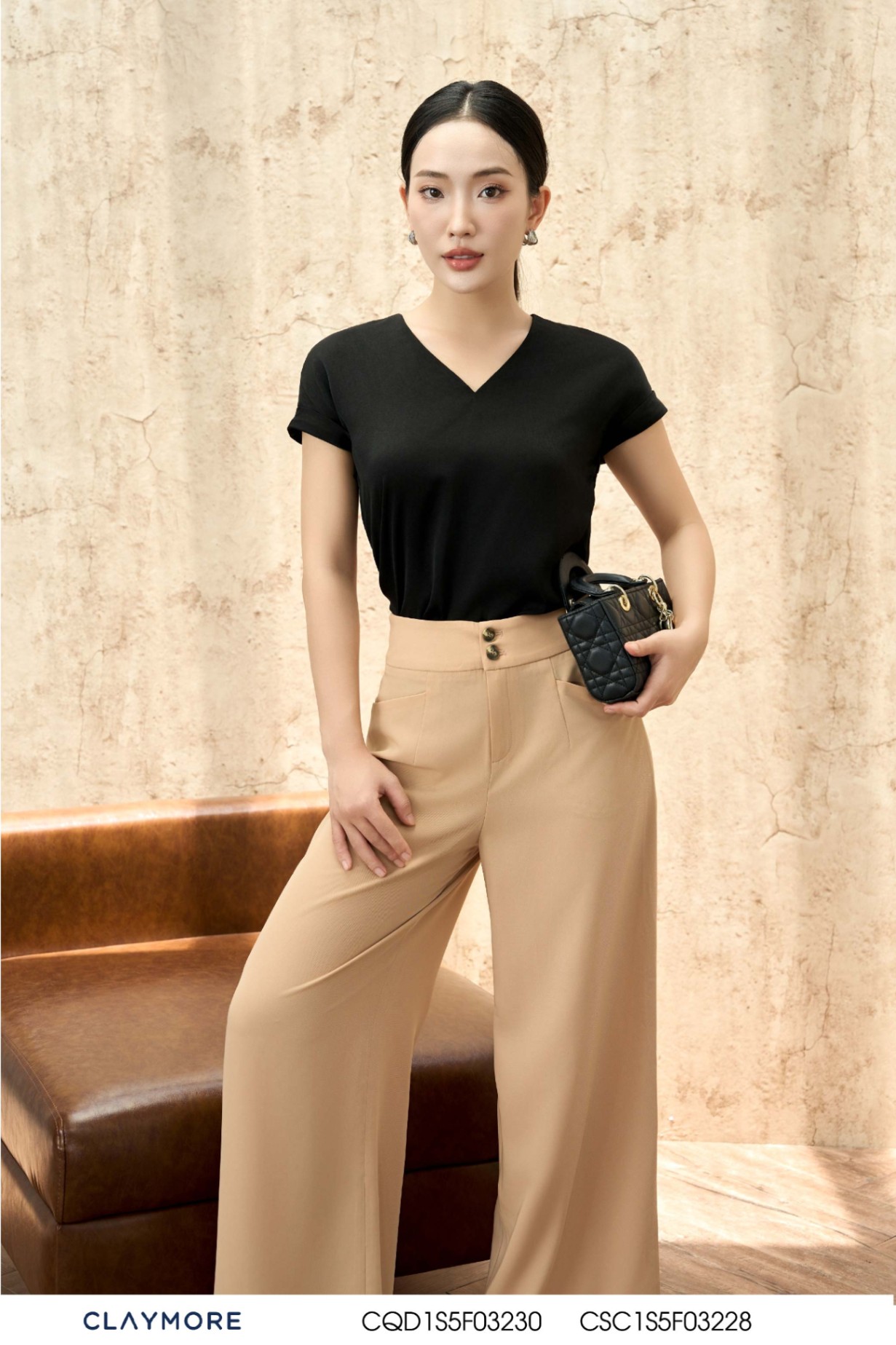 Áo cổ V tay chờm