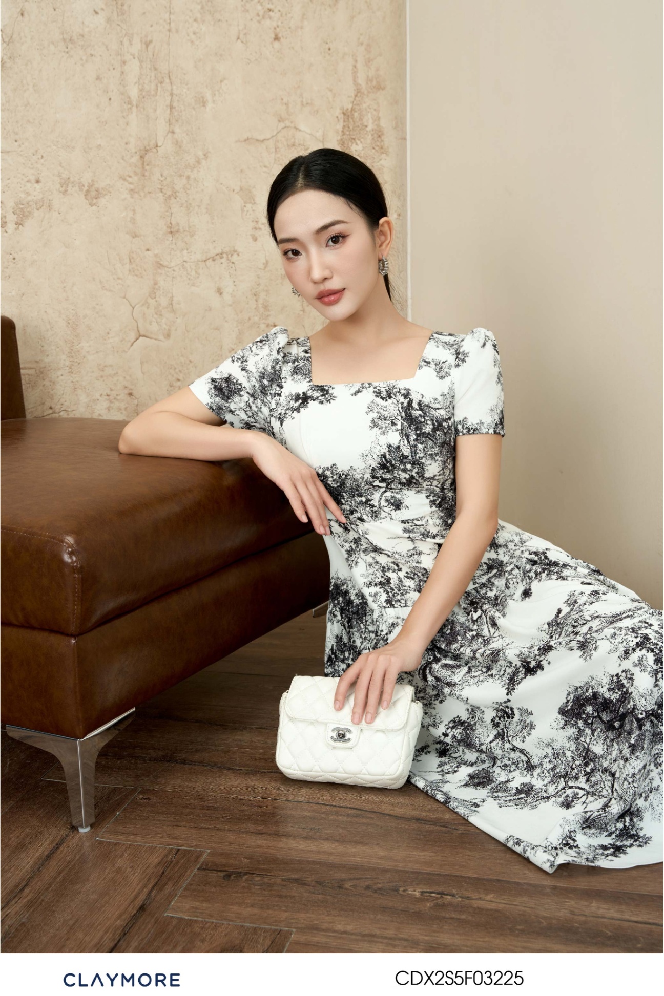 Đầm hoa cổ vuông
