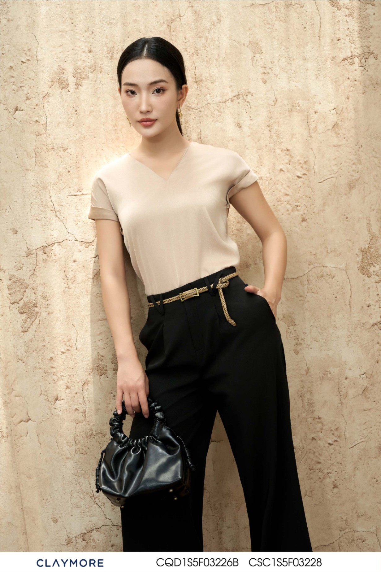 Áo cổ V tay chờm