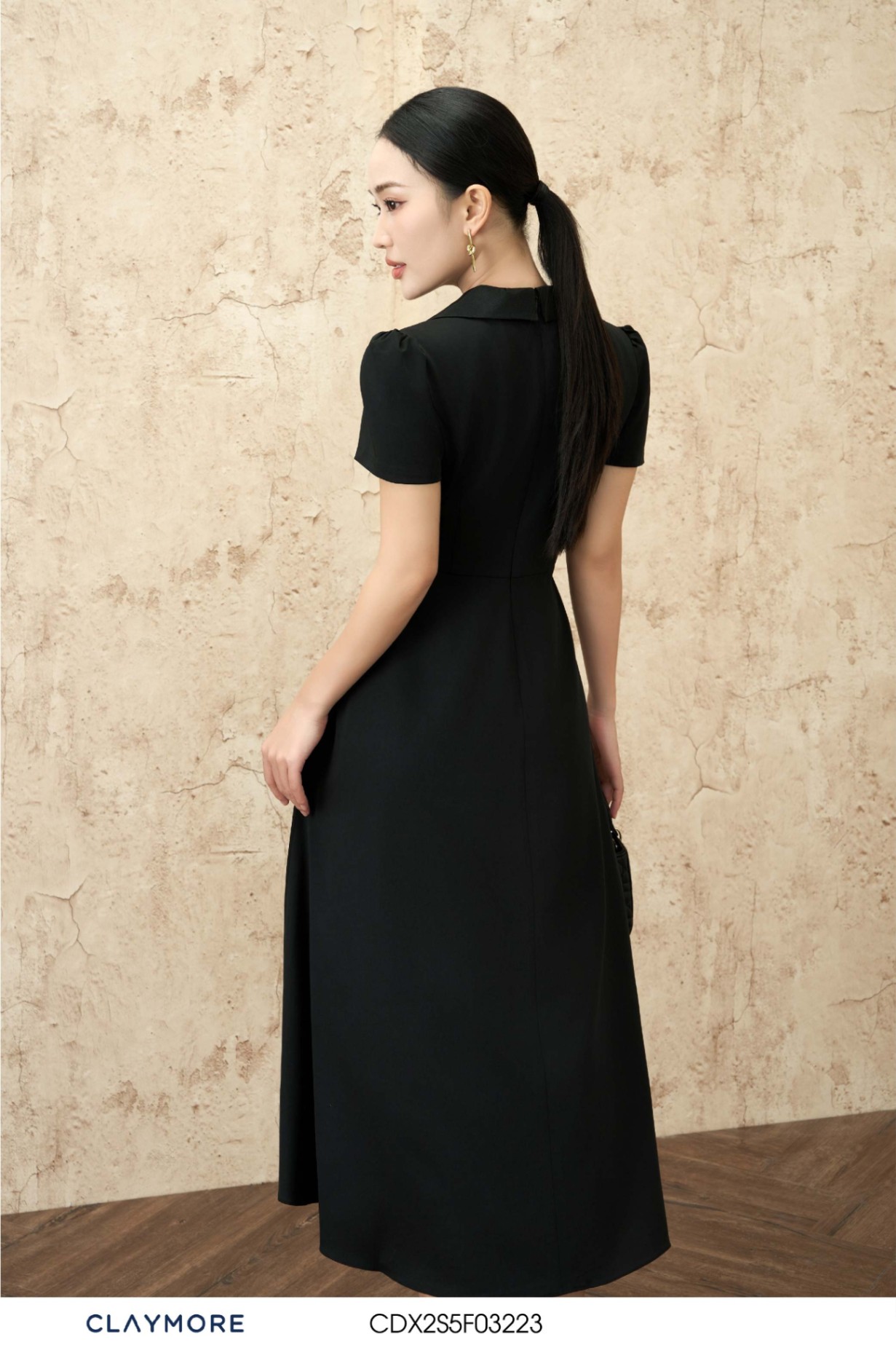 Đầm cổ vest có dây nơ