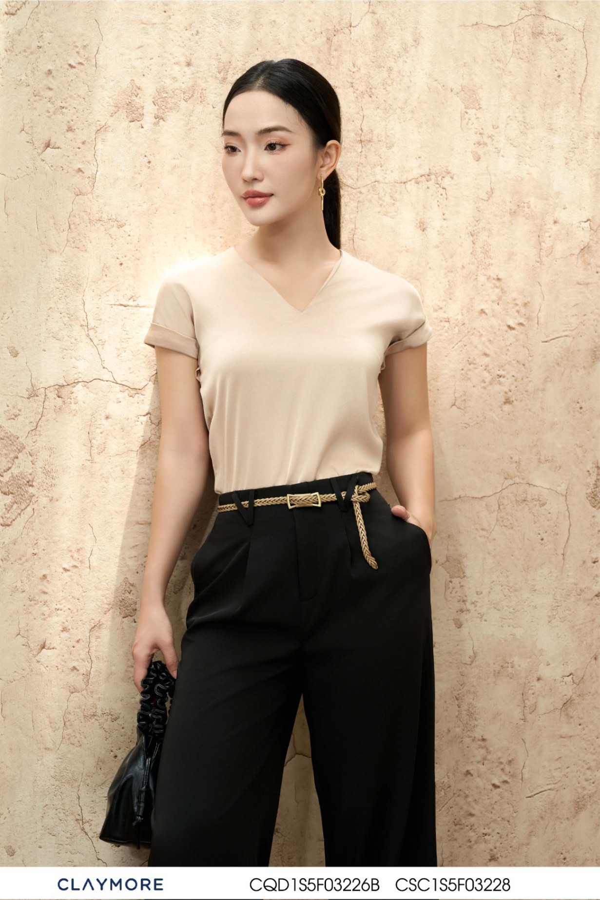 Áo cổ V tay chờm