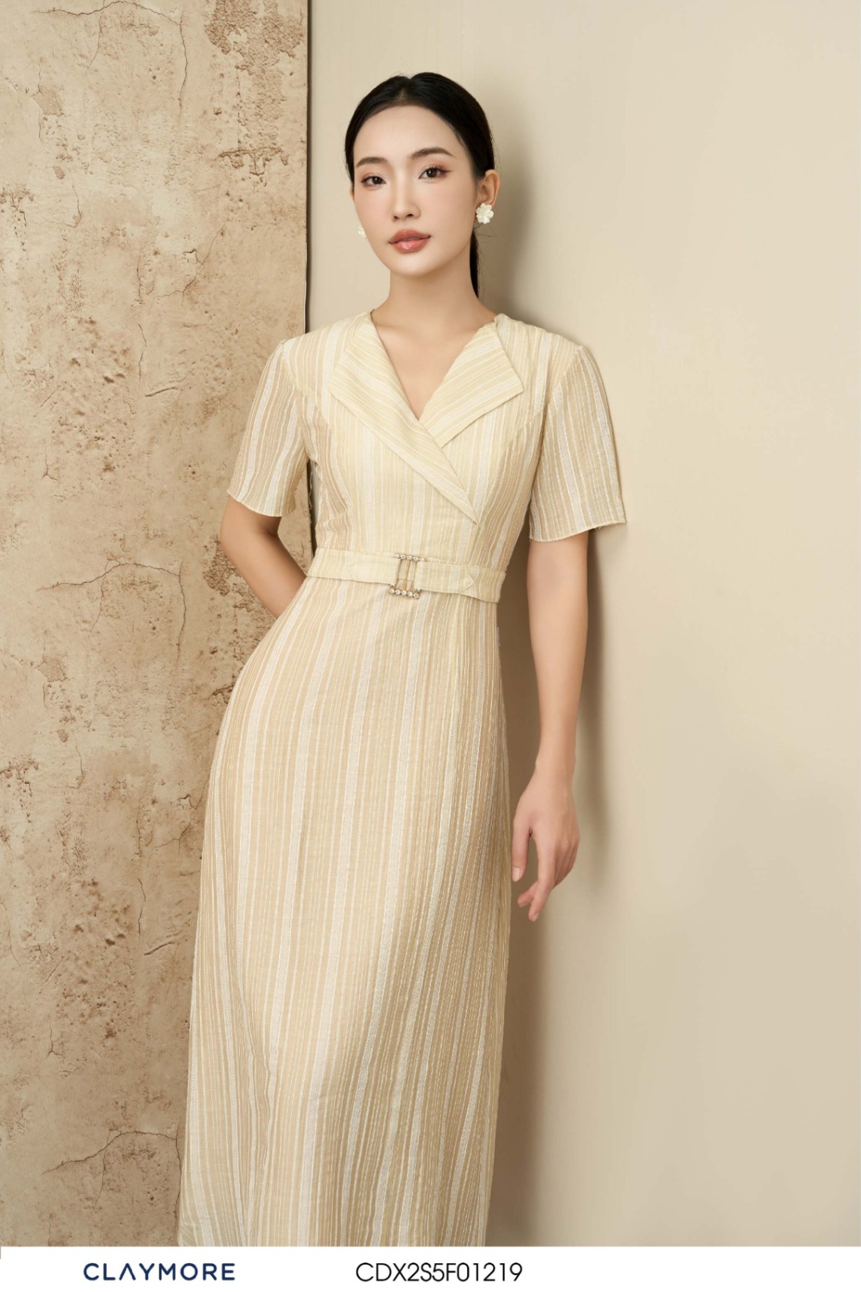 Đầm cổ vest