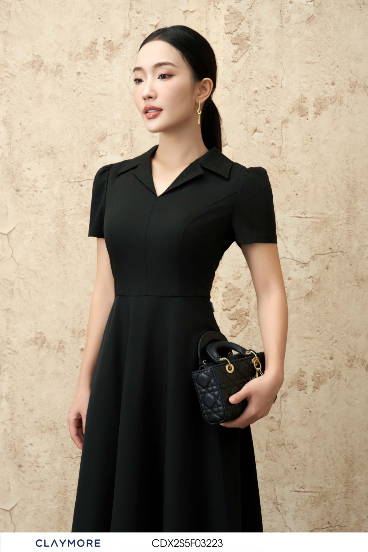 Đầm cổ vest có dây nơ