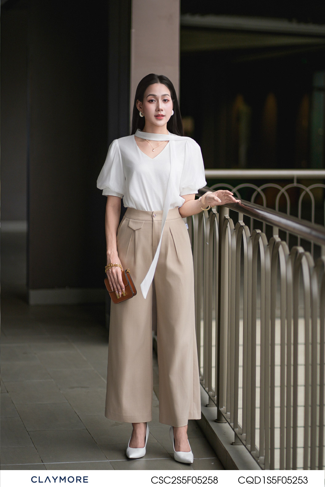 Áo cổ nơ chéo