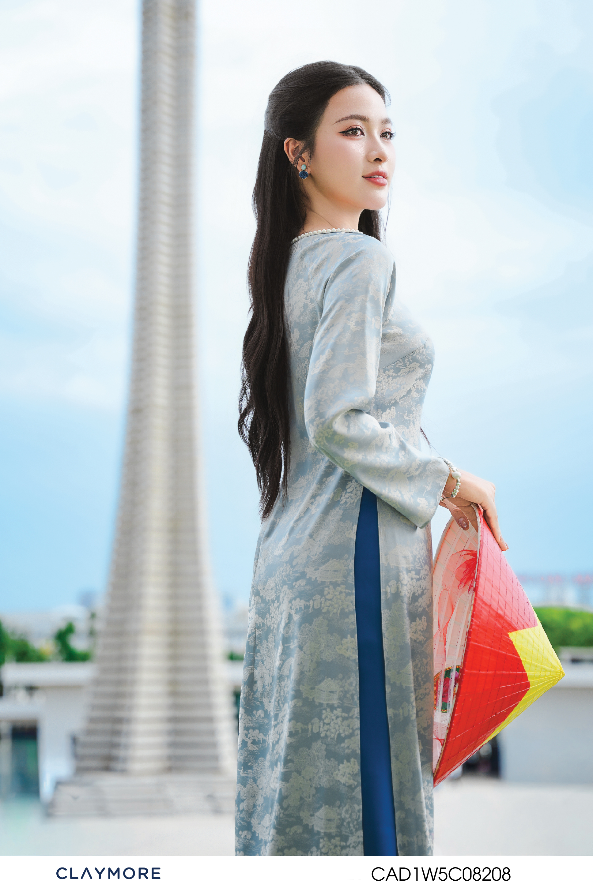 Áo cổ thuyền giọt lệ
