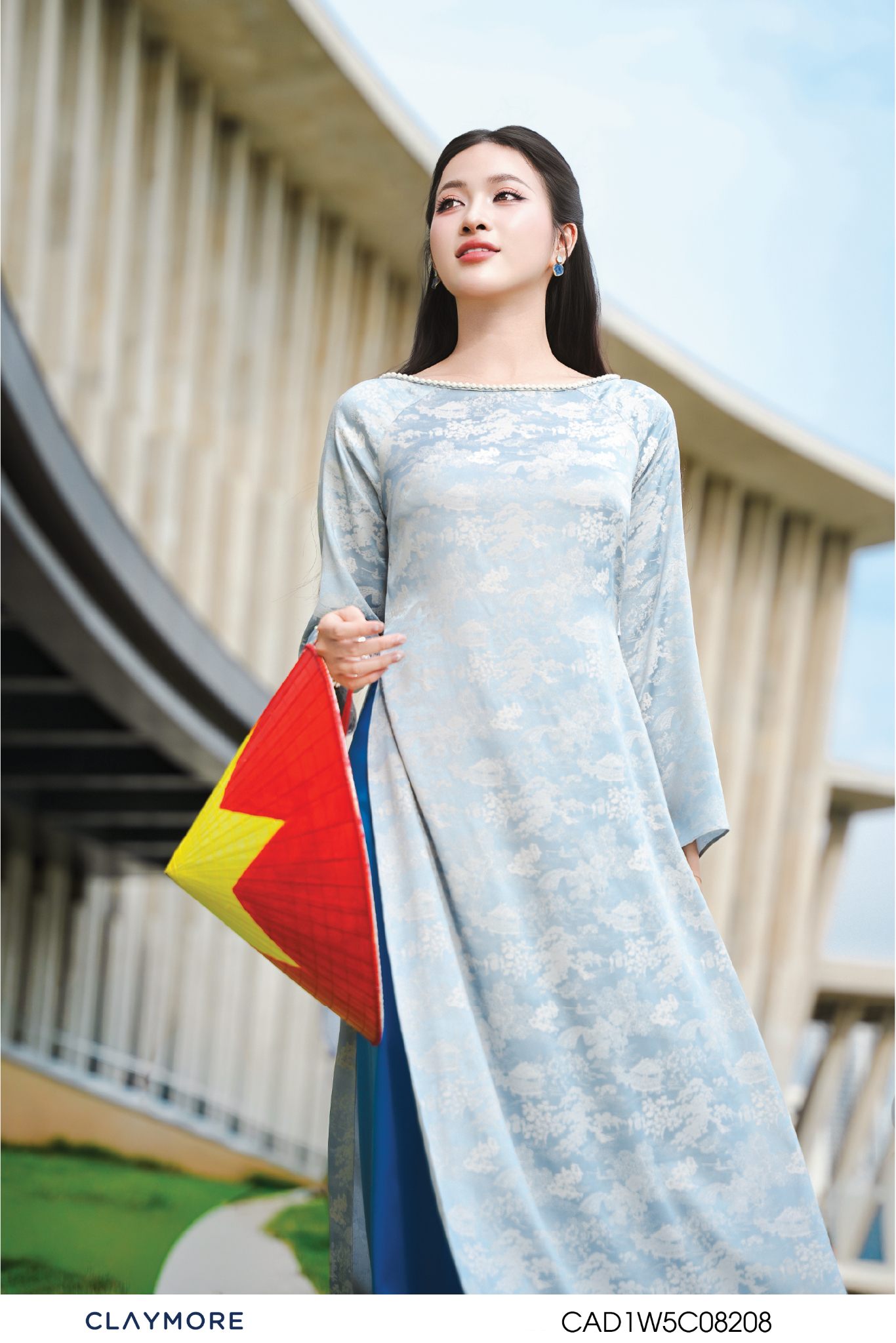 Áo cổ thuyền giọt lệ