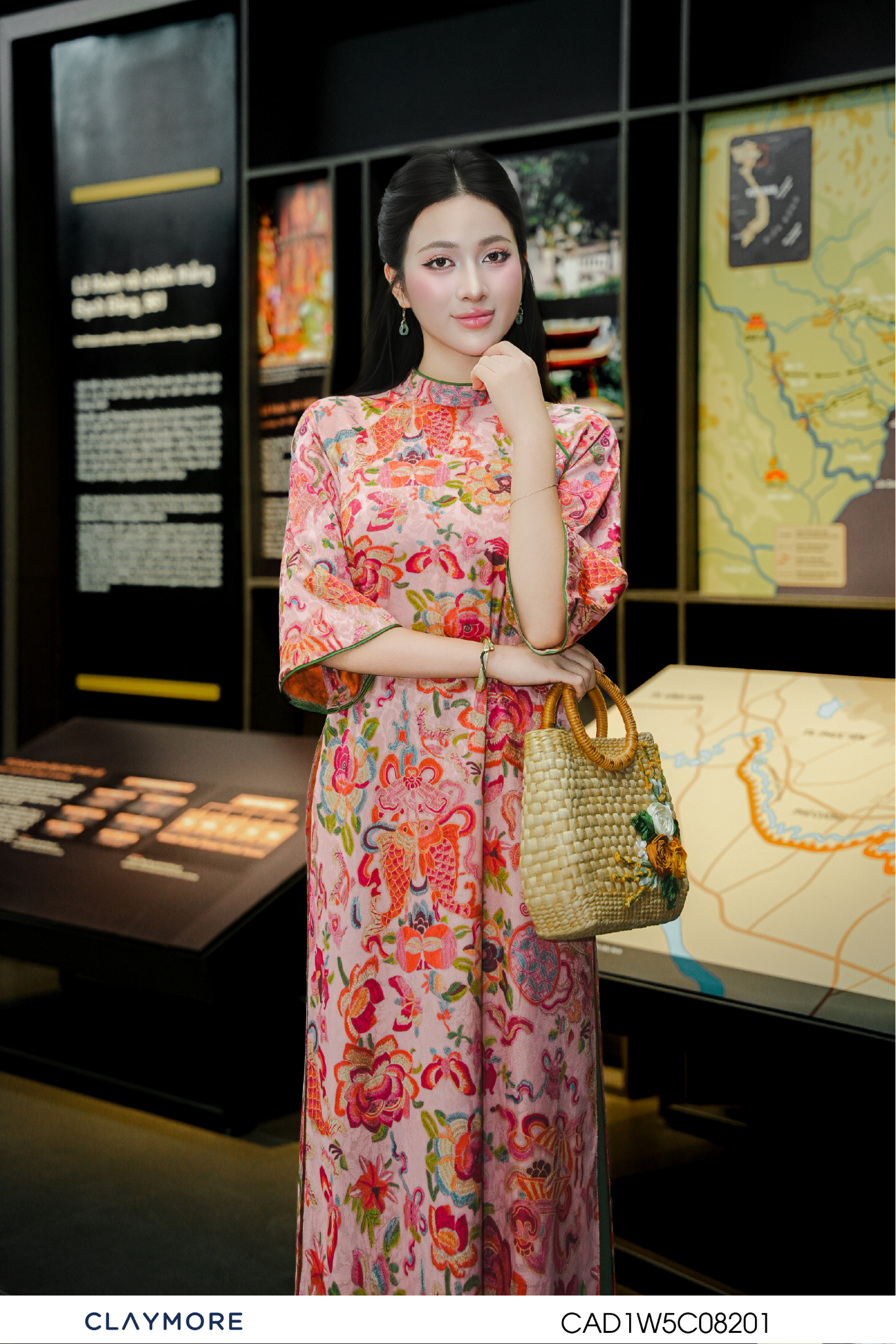Áo dài cổ lệch