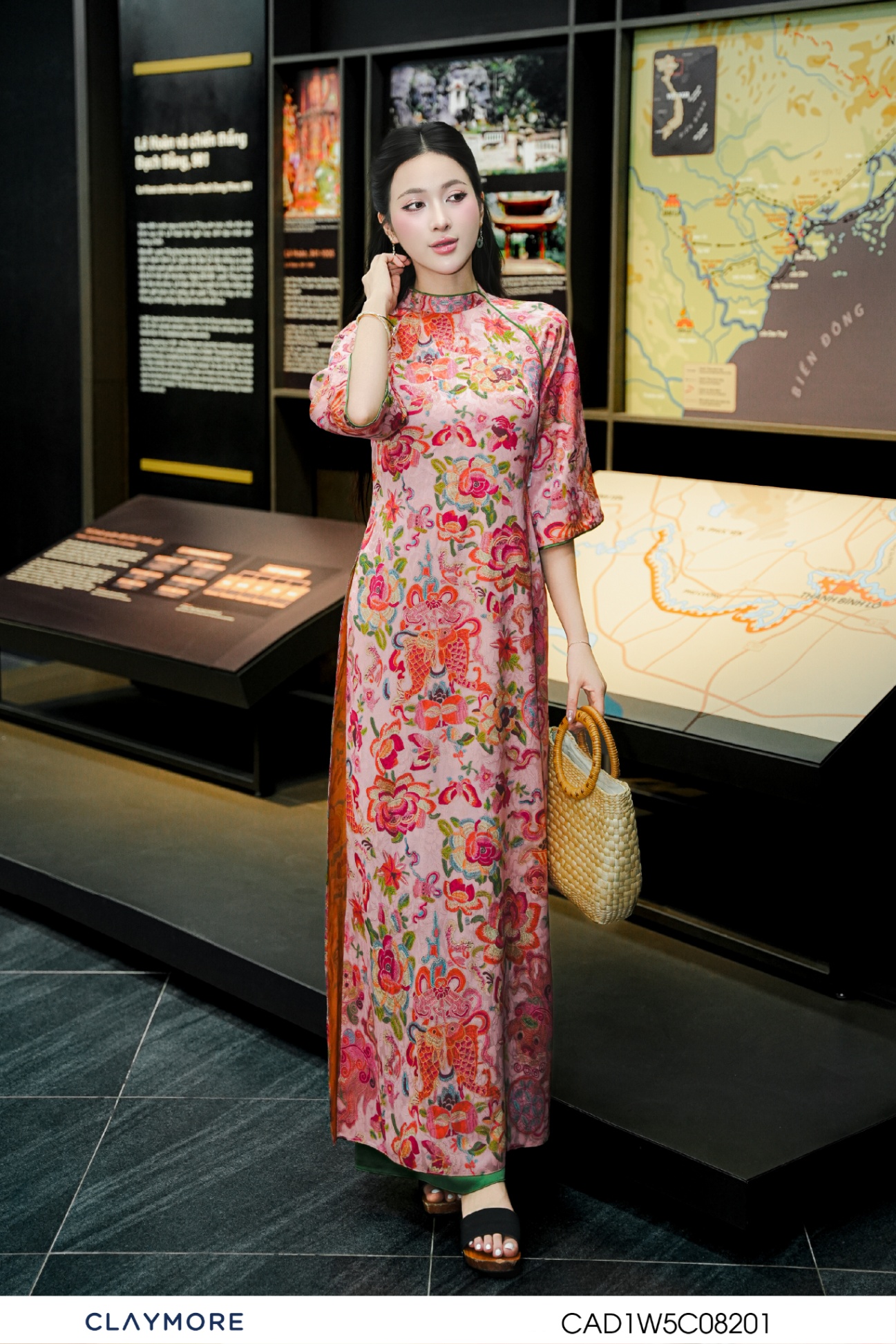 Áo dài cổ lệch
