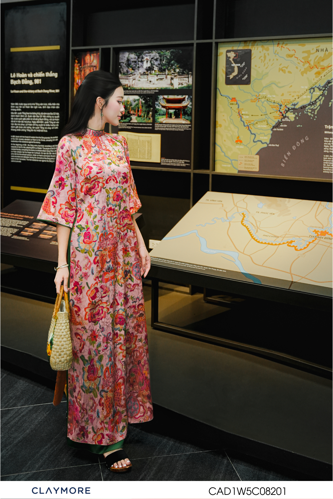 Áo dài cổ lệch
