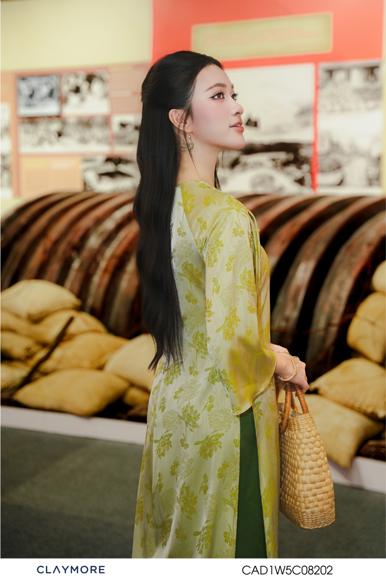 Áo dài cổ tròn tay lỡ