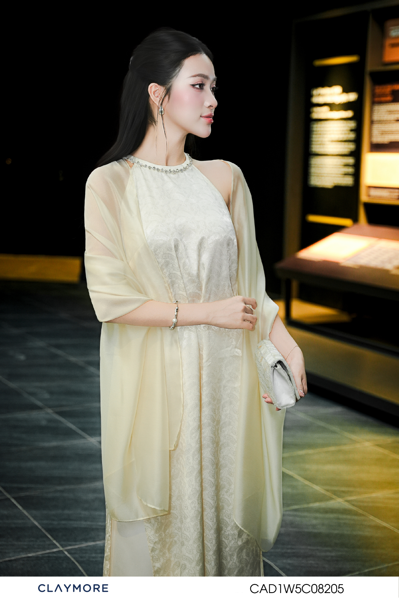 Áo dài cổ yếm