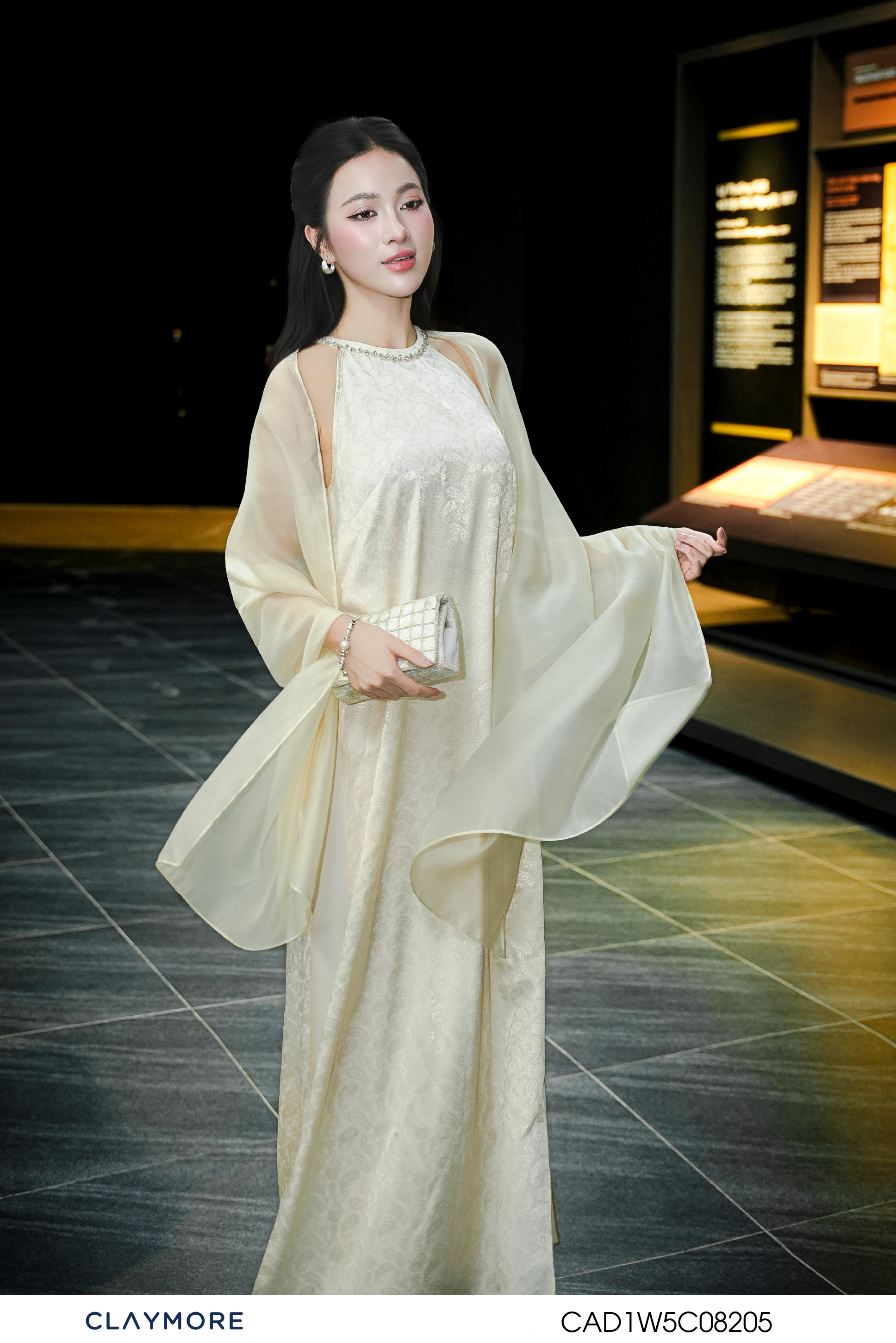 Áo dài cổ yếm