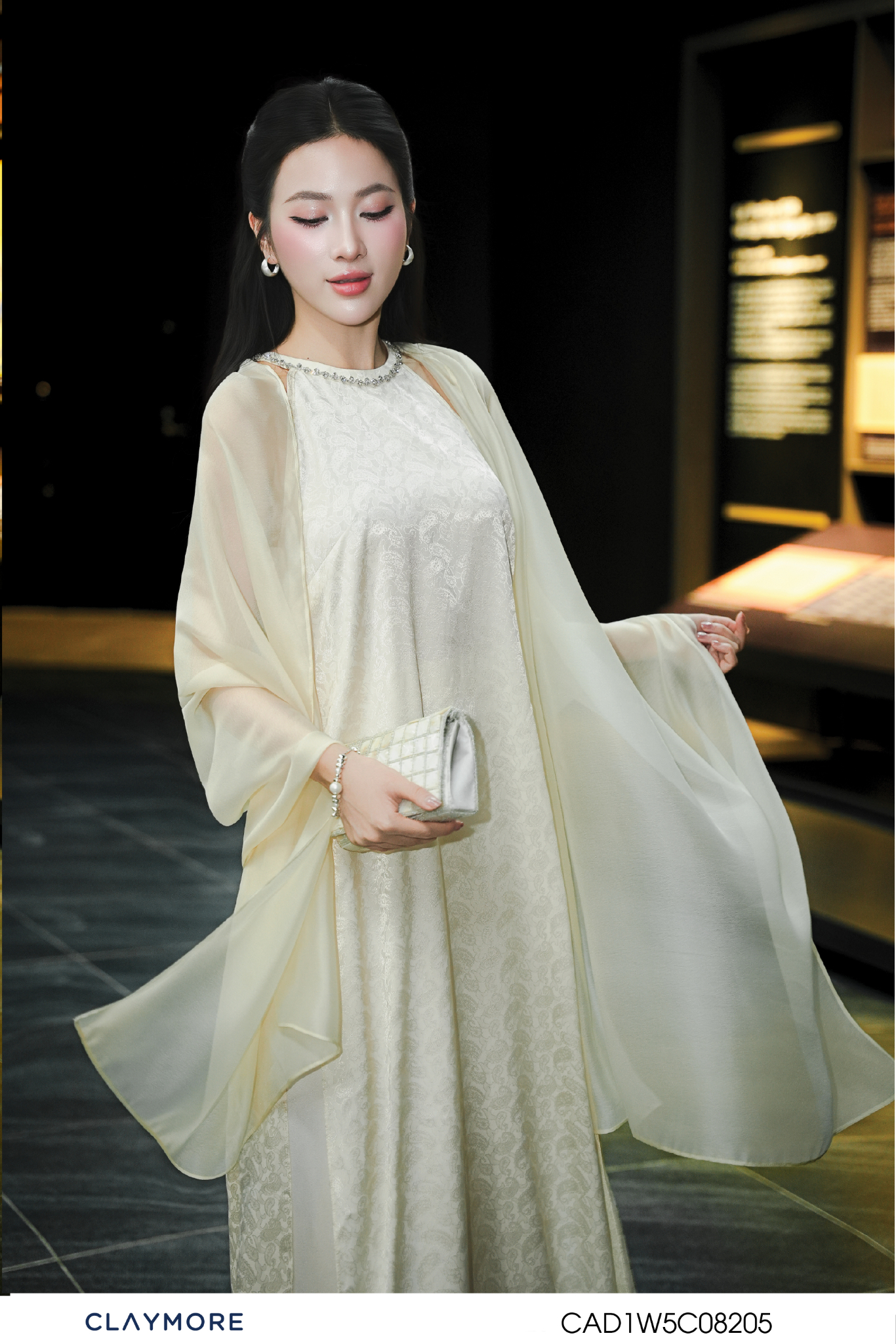 Áo dài cổ yếm