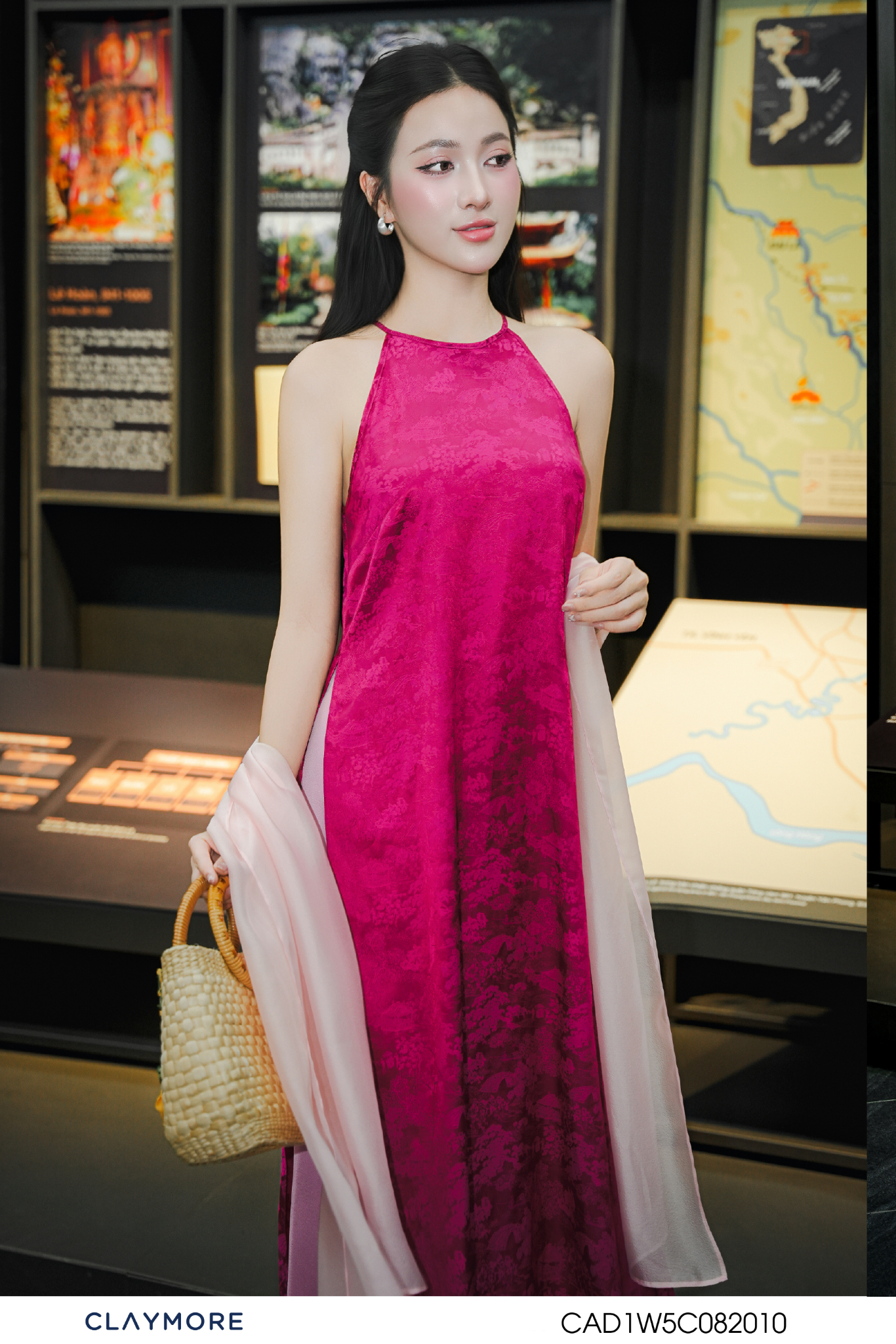 Áo dài cổ yếm kèm khăn