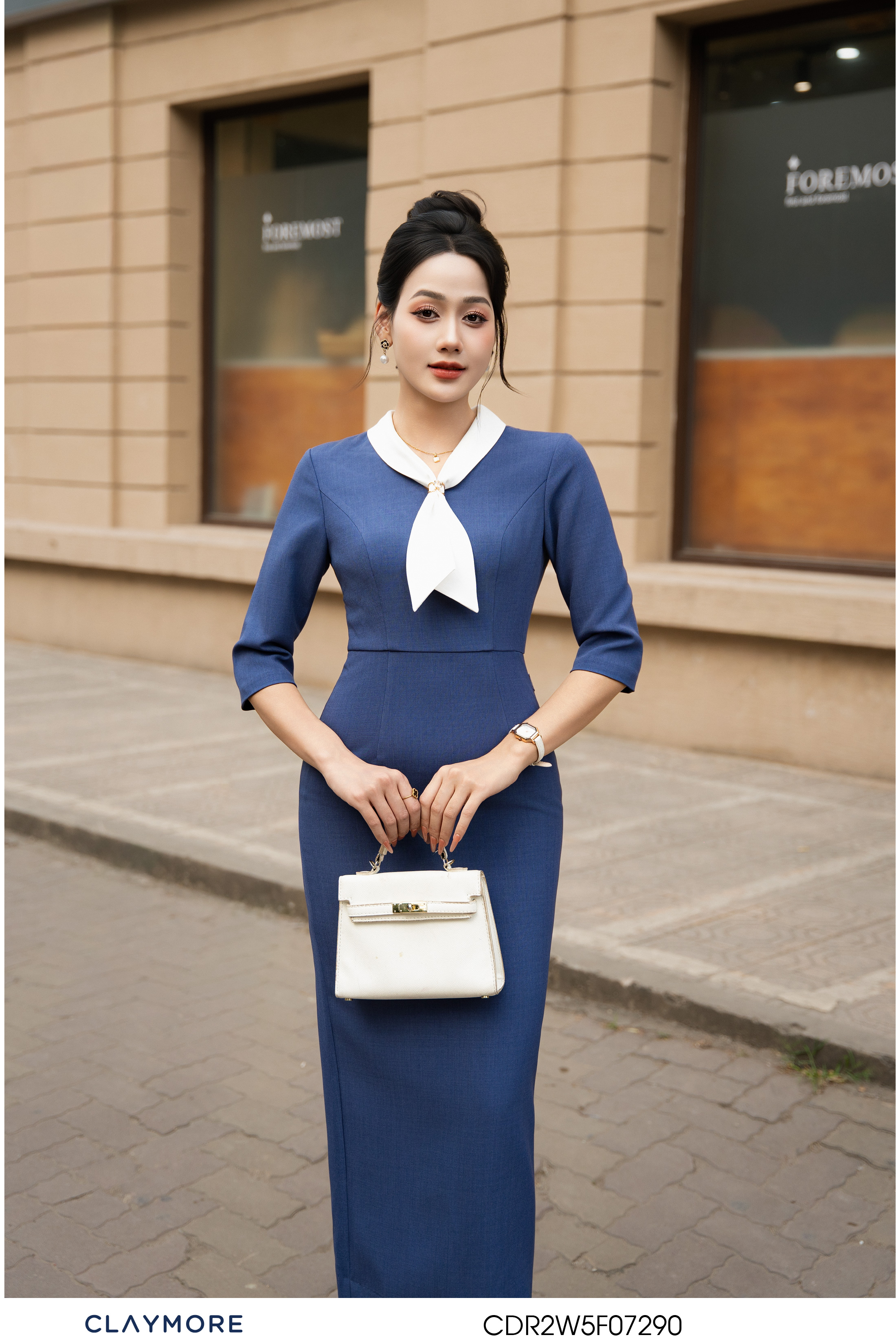 Đầm cổ V có nơ