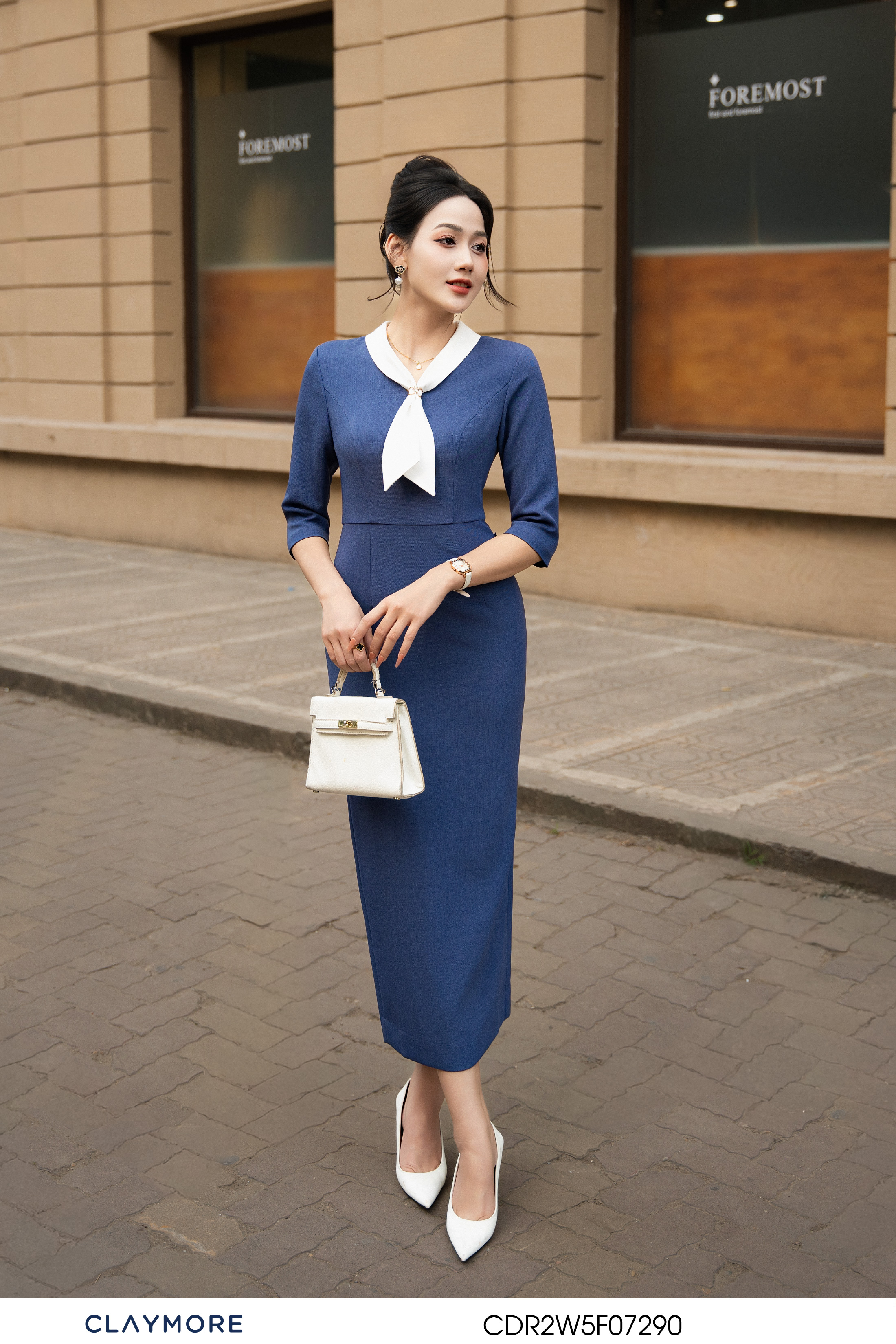 Đầm cổ V có nơ