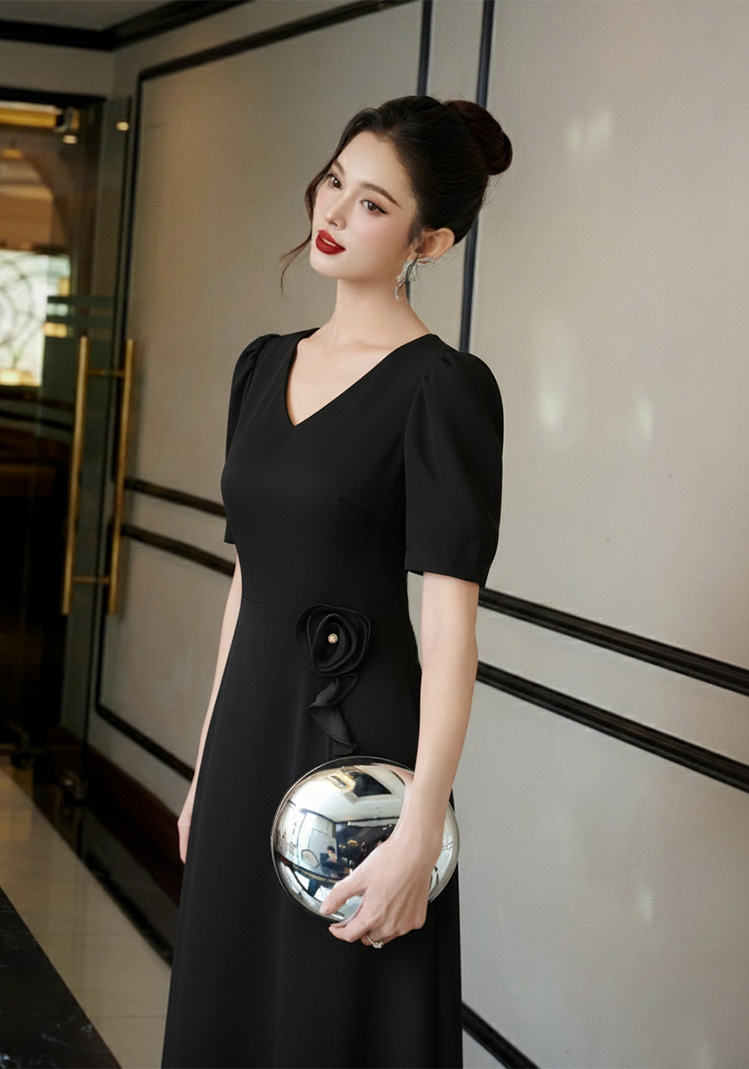 Đầm cổ V cuốn hoa eo