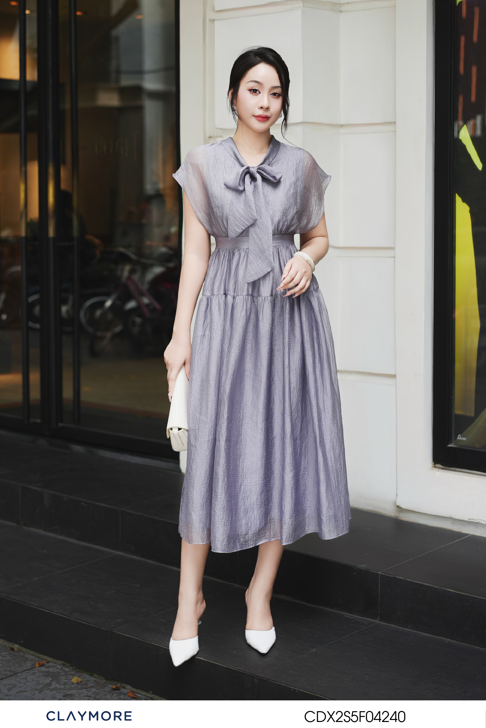 Đầm cổ nơ chân dúm