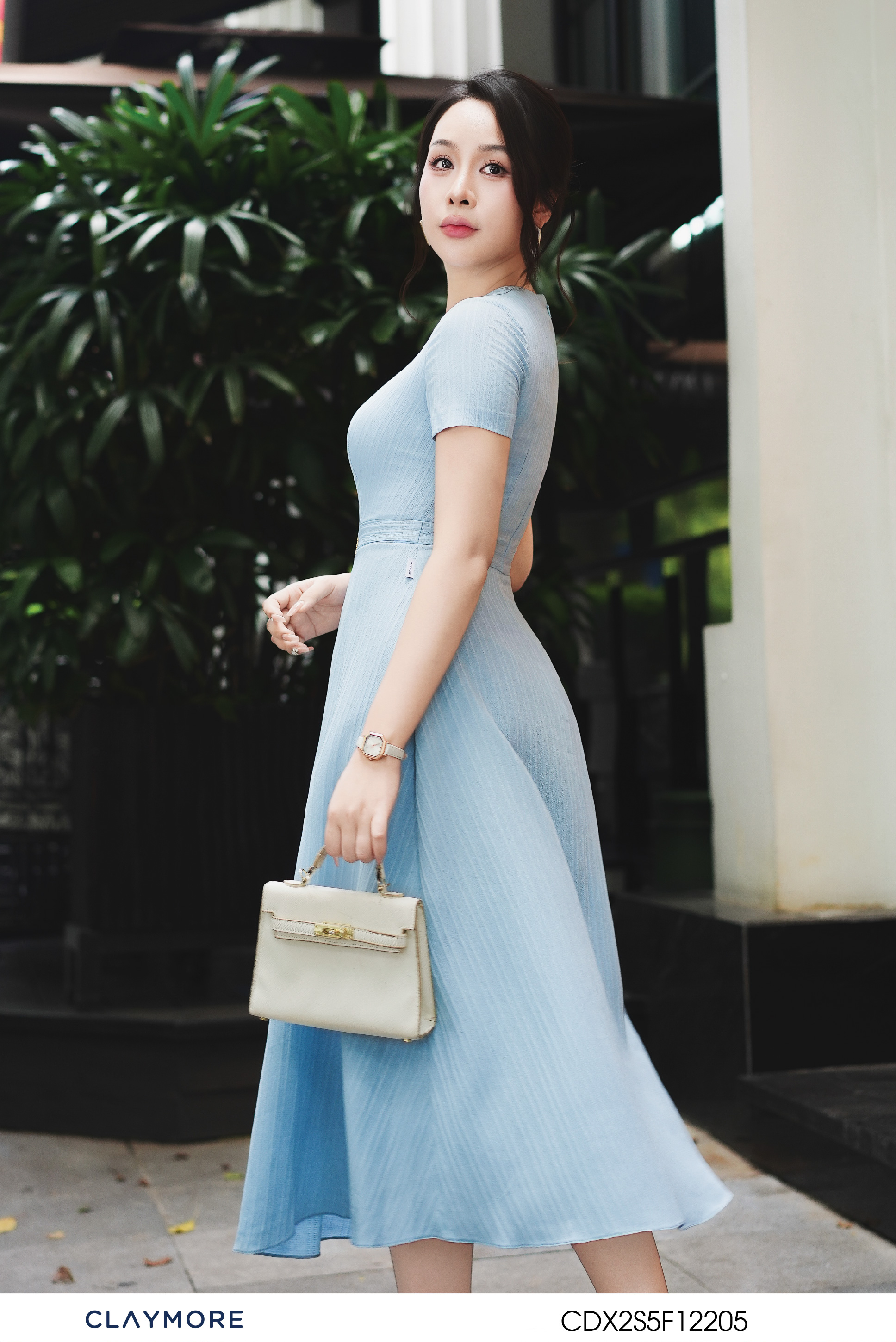 Đầm cổ tròn